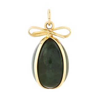 A RUSSIAN STYLE NEPHRITE AND GOLD EGG PENDANT, GUMPS, SAN FRANCISCO, CIRCA 1900