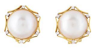 18KT NATURAL MABE PEARL AND GOLD EAR CLIPS 