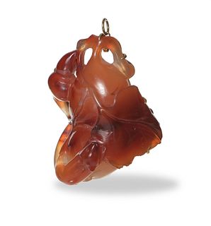 Chinese Agate Toggle with Hulus, 18th Century
