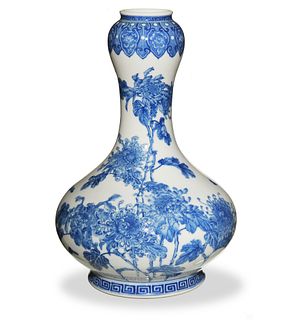 Chinese Wang Bu Style Garlic Headed Vase, Republic