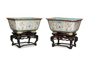 Pair of Famille Rose Planters, 18th/19th Century