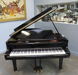 Yamaha Black Lacquered Grand Piano G 2