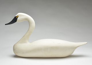 Swan carved in the style of Madison Mitchell, Jim pierce, Havre de Grace, Maryland.