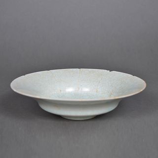 A Chinese Flower Mouth Porcelain Washer