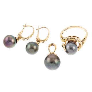 A Suite of Tahitian Pearl Jewelry in 14K