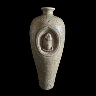 Engraved Avalokitesvara Pattern Celadon Glaze Mei Vase
