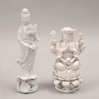 Guan Yin y Avalokiteshvara. Origen oriental. Siglo XX Elaboradas en cerámica vidriada. 22 x 6 x 5 cm (mayor).