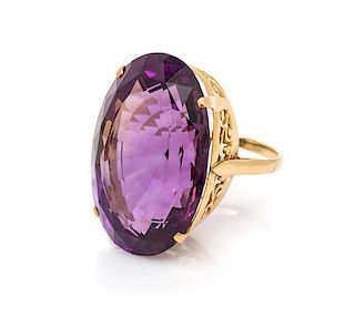 A Yellow Gold and Amethyst Ring, 10.90 dwts.