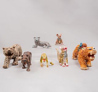 Lote de 7 tigres y jaguares. México. Siglo XX. Elaborados en madera, cerámica, terracota y material sintético. Algunos pintados a mano.
