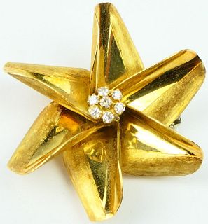 18KT Y GOLD FLORAL BROOCH WITH 7 DIAMONDS