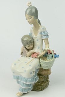LLADRO MOTHER WITH TODDLER 9 1/4" TALL
