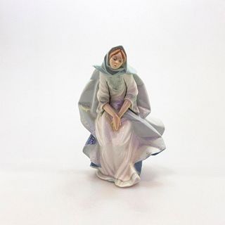 Lladro Figurine, Mary 01005747