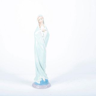 Lladro Porcelain Figurine, Sweet Mary 01006631