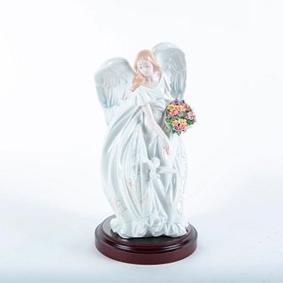 Lladro Figurine,  Flowers Of Peace 01001867