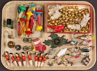 ASSORTED CHRISTMAS DECORATIONS AND TOYS