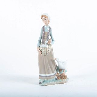 Lladro Porcelain Figurine, Girl With Goose 01004815