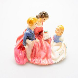 Bedtime Story Hn2059 - Royal Doulton Figurine