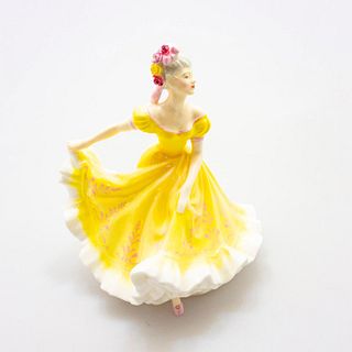 Ninette Hn2379 - Royal Doulton Figurine
