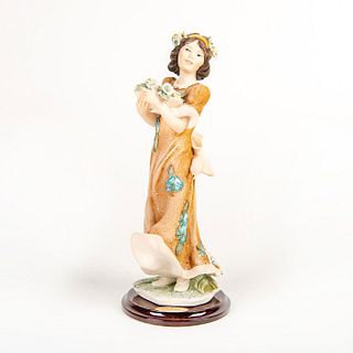 Florence Giuseppe Armani  Lady Figurine, Purity 1426C