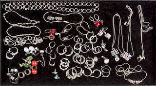ASSORTED STERLING SILVER JEWELRY, APPROXIMATELY 70 PIECES