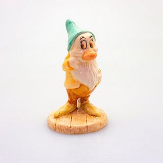 Royal Doulton Walt Disney's Classic Figurine, Bashful SW16