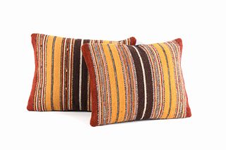 Olas de la Tierra Wool Set of Two Pillows by Ruiz