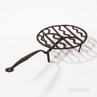 Wrought Iron Broiler, late 18th/19th century, the round rotating grate with an arched handle, lg. 22 3/4 in.