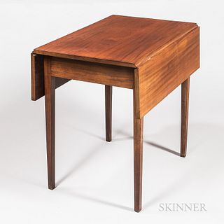 Small Federal Mahogany Drop-leaf Table, possibly Rhode Island, c. 1800-1810, the square tapering legs joined by a straight apron, old r
