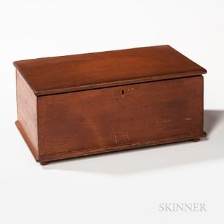 Shaker Red-stained Pine Lift-top Box, possibly Enfield, Connecticut, early 19th century, the lid with rounded edge on a dovetail-constr