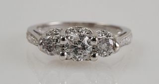 Lady's 18K White Gold & DIAMOND Ring 