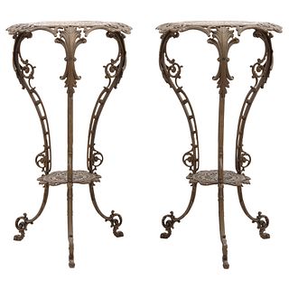 PAIR OF SIDE TABLES, 20th century, Made of bronze, openwork decoration with acanthus-like designs, 28.9 x 15.7" (73.5 x 40 cm)