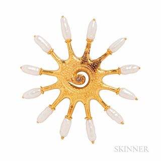 18kt Gold and Freshwater Pearl Brooch, 11.0 dwt, dia. 2 1/4 in.