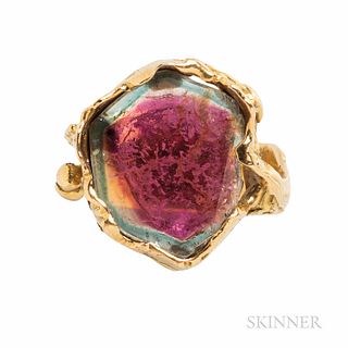 18kt Gold and Watermelon Tourmaline Ring, the tourmaline slice in an abstract-form mount, 7.9 dwt, stamped KW, size 5 1/4.