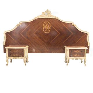 Recámara. Siglo XX. Estilo Luis XVI. Estructura de madera enchapada. Consta de: Cabecera king size y par de mesas de noche.