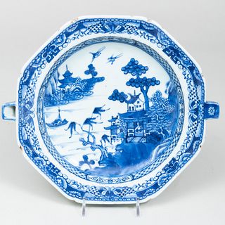Chinese Export Blue and White Porcelain Hot Water Plate