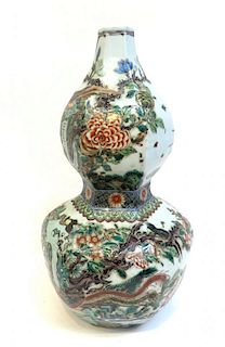 Chinese Qing Double Gourd Wucai Vase