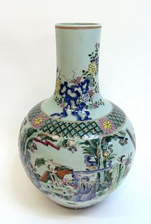 Qing Famille Vert Vase