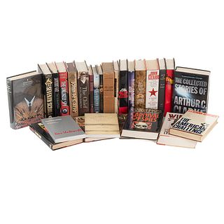 Caja de Libros Best Seller.  Varios formatos. Algunos títulos: John LeCarré. A New Collection of Three Completed Novels; Spies...Pzs:30