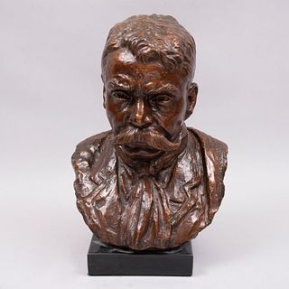 Ricardo Ponzanelli. Busto de Emiliano Zapata. Firmado y fechado '85. Fundición en bronce patinado. Con base de mármol.
