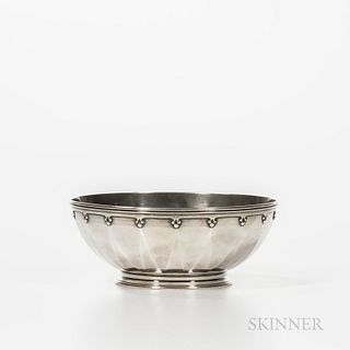 Tiffany & Co. Sterling Silver Bowl, New York, 1907-38, dia. 7 5/8 in., approx. 16.1 troy oz.