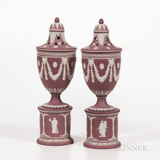 Pair of Pink Jasper Dip Potpourri Vases on Drum Bases, England, 19th century, probably Dudson, the vases with acorn finials to pierced