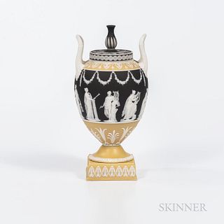Wedgwood Tricolor Jasper Dip Vase and Cover, England, late 19th century, urn finial and upturned loop handles, wide black ground center