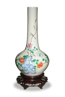 Chinese Famille Rose Long Neck Vase, 19th Century