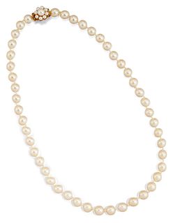 A 9CT CULTURED PEARL NECKLACE, the uniform pearls, each app