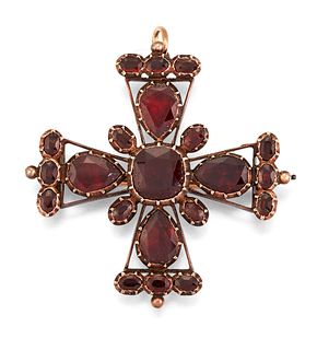 A 19TH CENTURY GARNET CROSS, POSSIBLY CONTINENTAL, the off 