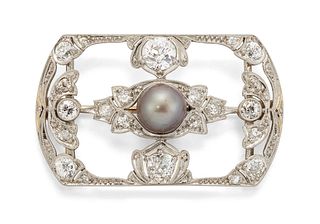 AN EARLY 20TH CENTURY DIAMOND AND CULTURED PEARL BROOCH, th