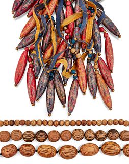 A QUANTITY OF COSTUME JEWELLERY, to include three nut bead 