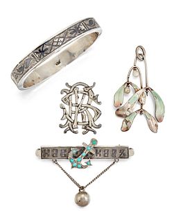 FOUR ITEMS OF SILVER JEWELLERY, comprising of a continental