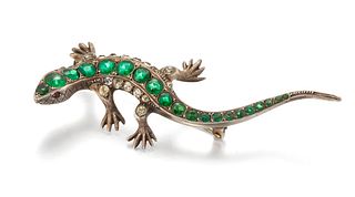 A SILVER AND PASTE SALAMANDER BROOCH, set with graduated gr