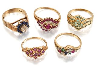 FIVE 9 CARAT GOLD AND GEMSET RINGS, comprising a sapphire a